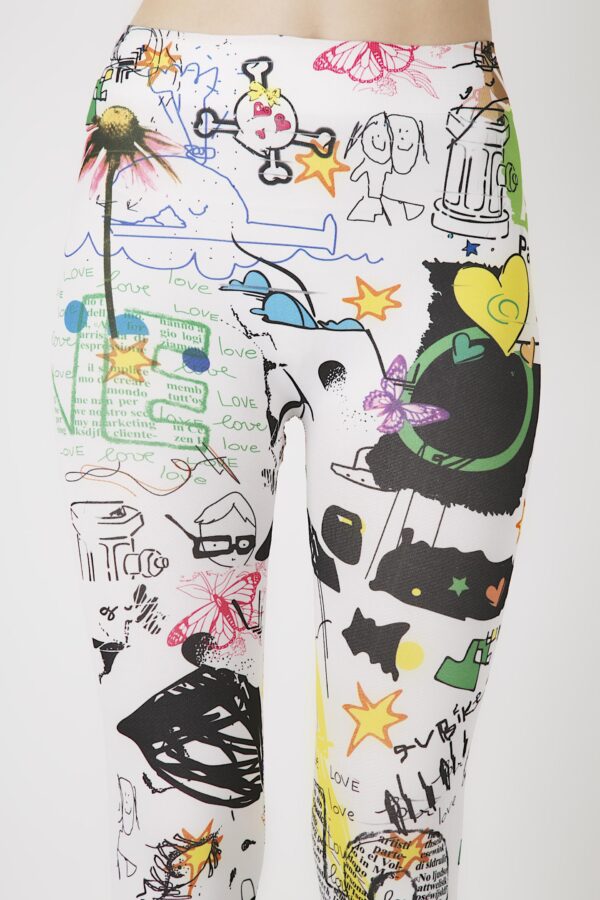 Fashion Leggings กางเกงเลกกิ้งขาสามส่วนลายกราฟฟิติ - สีขาว+ดำ - Image 2