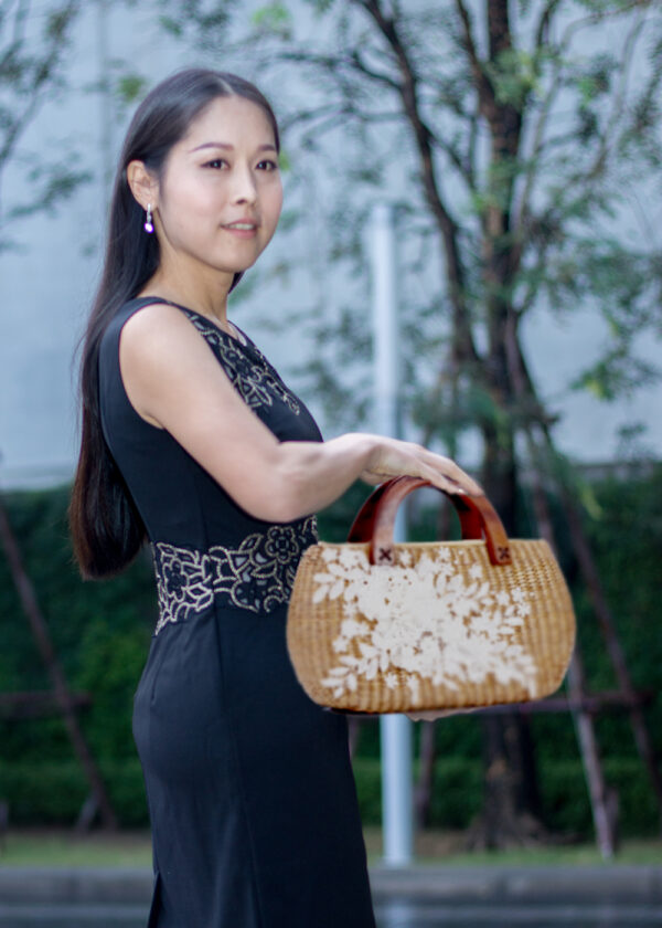 AllMerry Vintage Bag กระเป๋าสานประดับลูกไม้วินเทจ สีน้ำตาล - Image 2