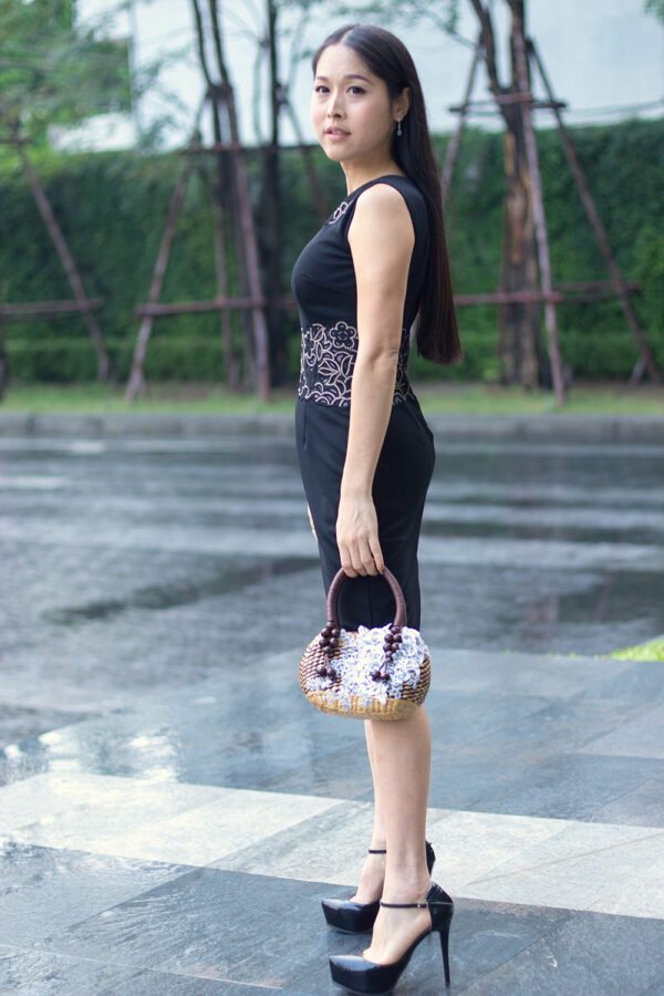 AllMerry Vintage Bag กระเป๋าสานประดับลูกไม้วินเทจ สีน้ำตาล - Image 2