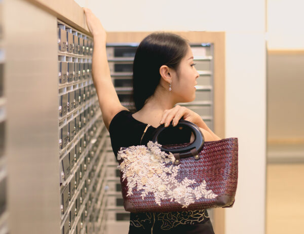 AllMerry Vintage Bag กระเป๋าสานประดับลูกไม้วินเทจ สีน้ำตาล - Image 2